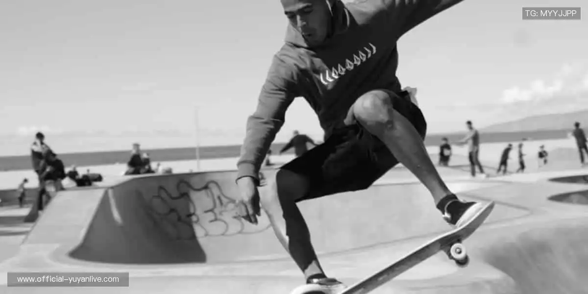 从球鞋到纪念衫，每一件都是热爱的勋章！👟